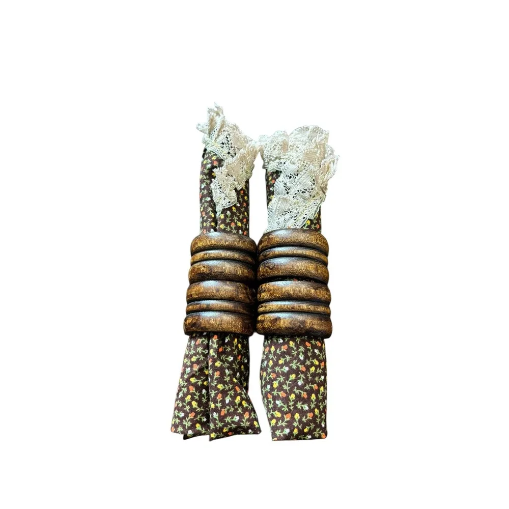 Vintage Grandmacore Floral‎ Napkins with Wooden Rings Set